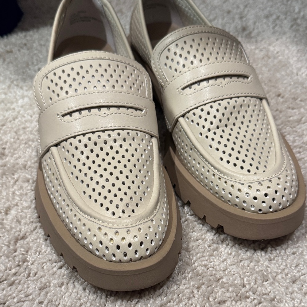 Dolce Vita Women's Cream Loafers